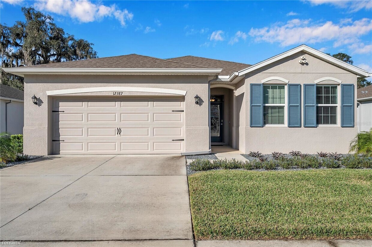 4 br, 2 bath House 12387 Eastpointe Drive House Rental in Dade City