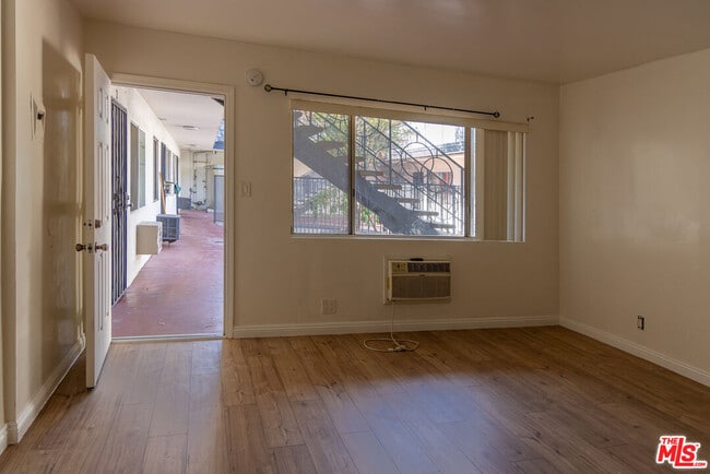 Building Photo - 6126 Eleanor Ave