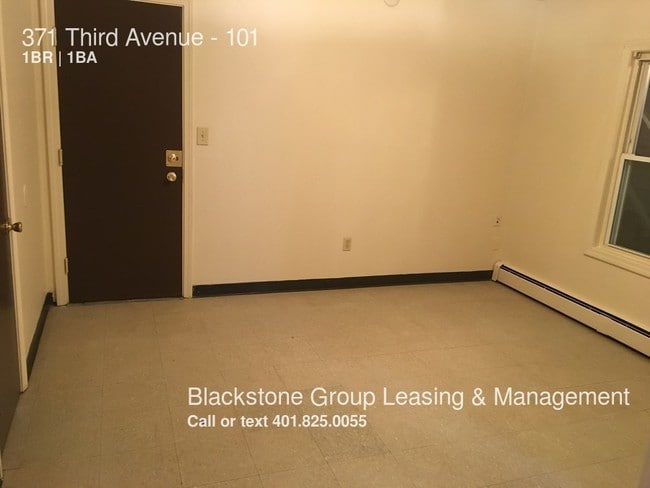 Building Photo - 371 3rd Ave