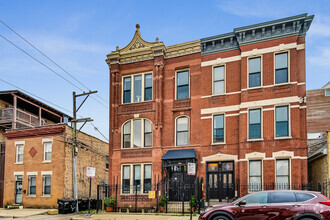 Building Photo - 1713 W Beach Ave