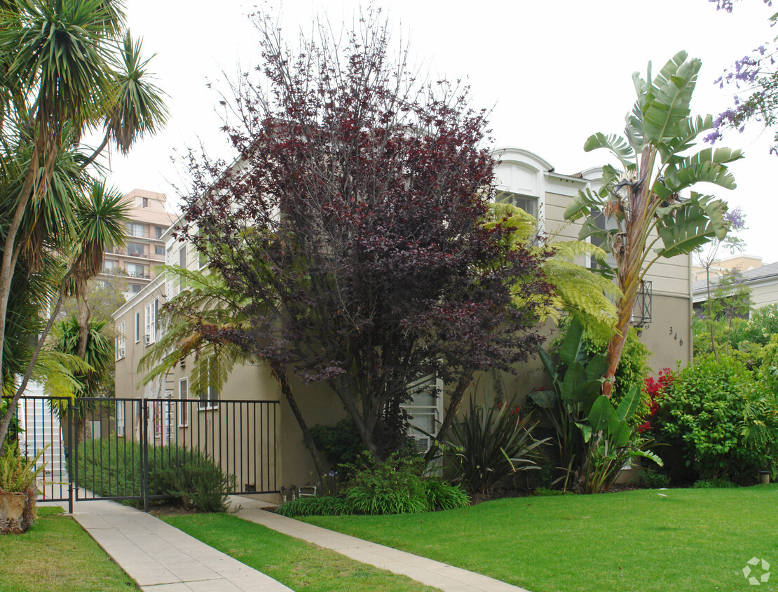 Building Photo - 346 N Oakhurst Dr
