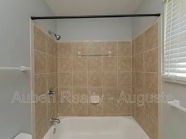 Foto del edificio - 3718 Lexington Dr