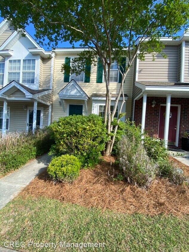 Primary Photo - 2 br, 1.5 bath House - 135 Hornby Circle