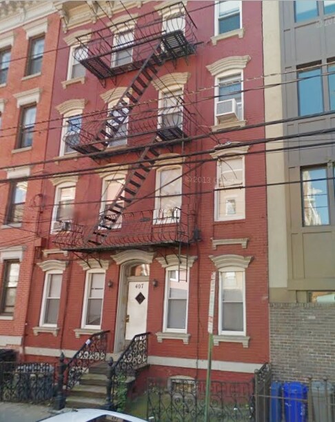 Building Photo - 407 4th St