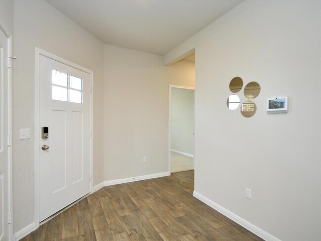 Building Photo - 413 Rainmaker Ln
