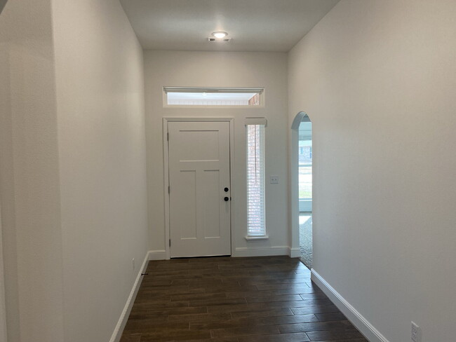 Foto del edificio - 2414 Graham Ln
