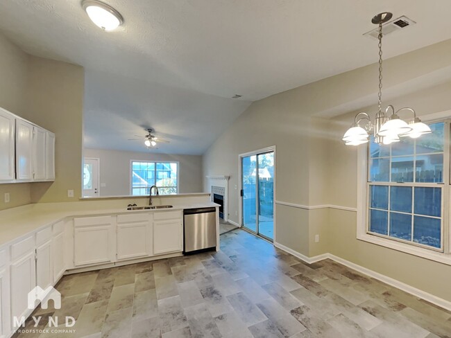 Building Photo - 801 Shore Dr