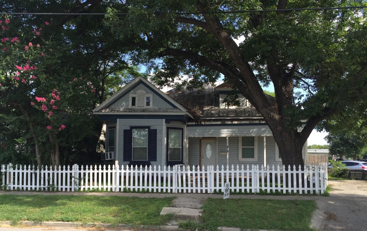 919 Camden St, San Antonio, TX 78215 House Rental in San Antonio, TX