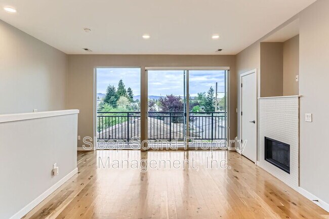 Foto del edificio - 1030 N Ainsworth St