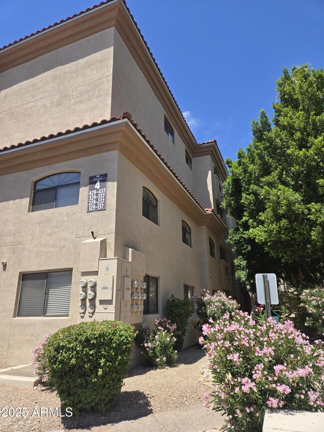 Building Photo - 5104 N 32nd St