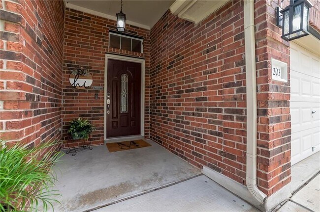 Building Photo - 1203 Calistoga Dr