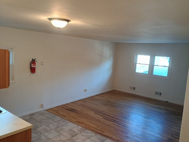 Foto del edificio - 37 Reservoir Ave