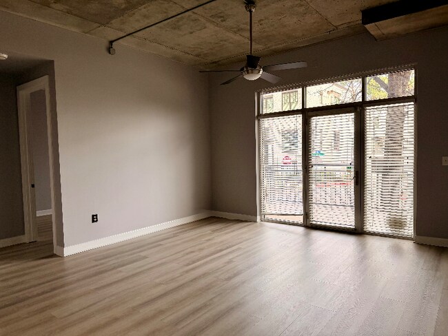 Foto del edificio - 711 Cosmopolitan Dr NE