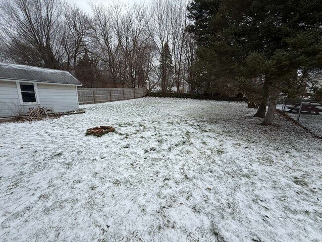 Foto del edificio - 38 Curtiss Ave