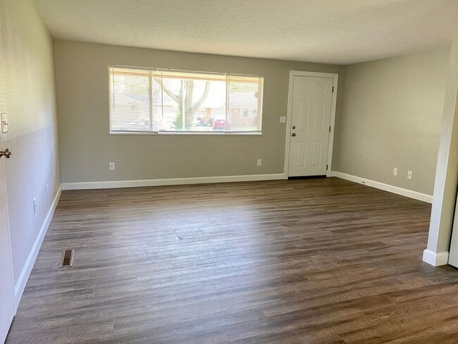 Building Photo - 4418 Primrose Ln