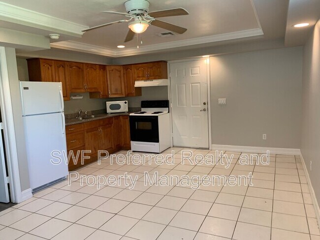 Foto del edificio - 222 FAIRWEATHER Ln