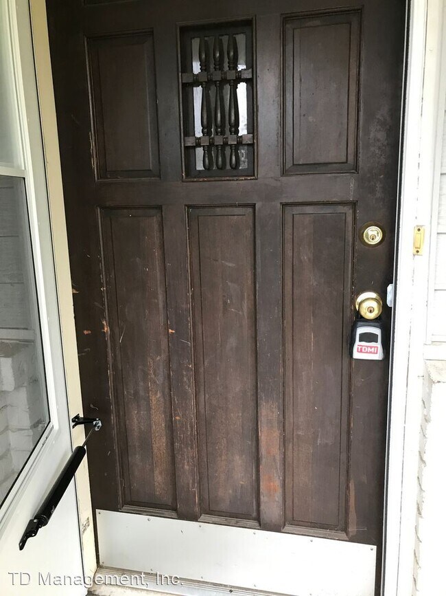 Foto del edificio - 3 br, 1 bath House - 2023 E Page