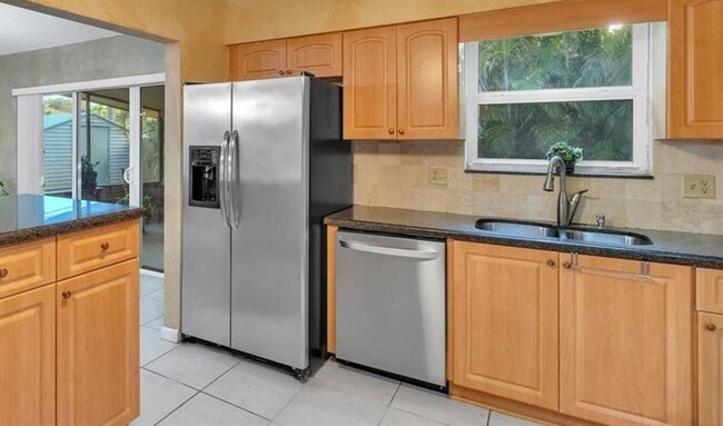 Photo - Hollywood Home