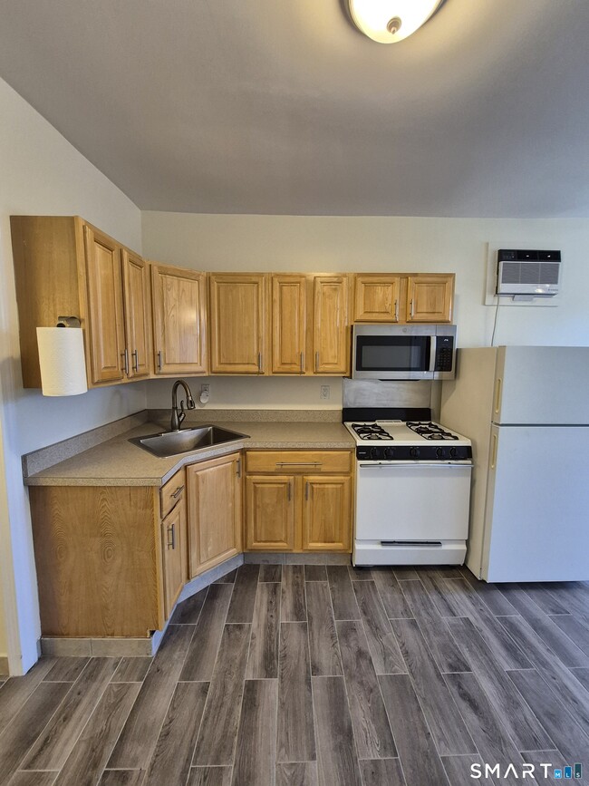 Foto del edificio - 2979 Fairfield Ave