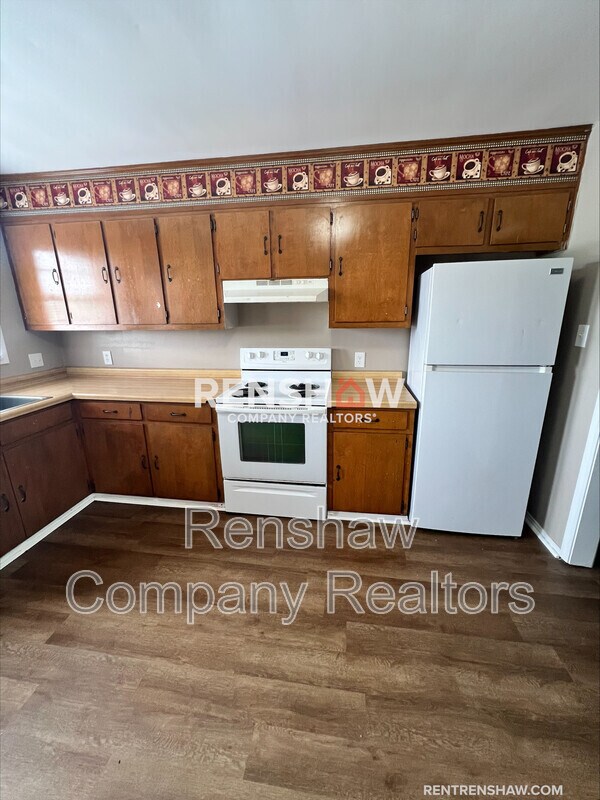 Building Photo - 110-130 Mccullough Ave