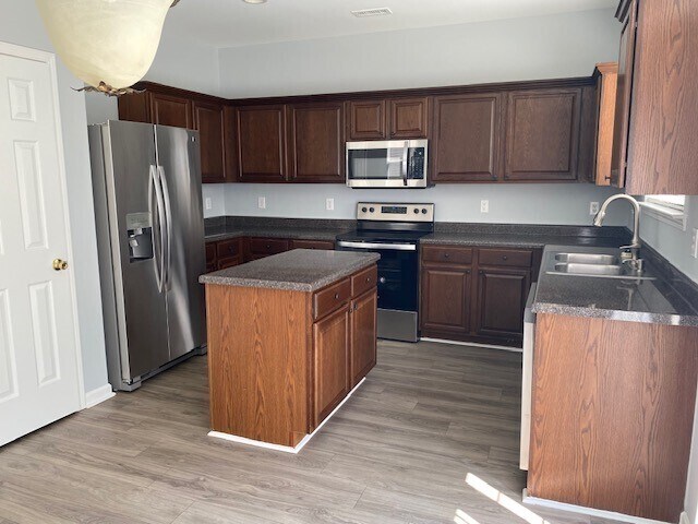 Building Photo - 2821 Glade Aster Ct
