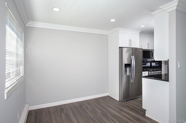 Foto del edificio - 405 Brentwood Rd