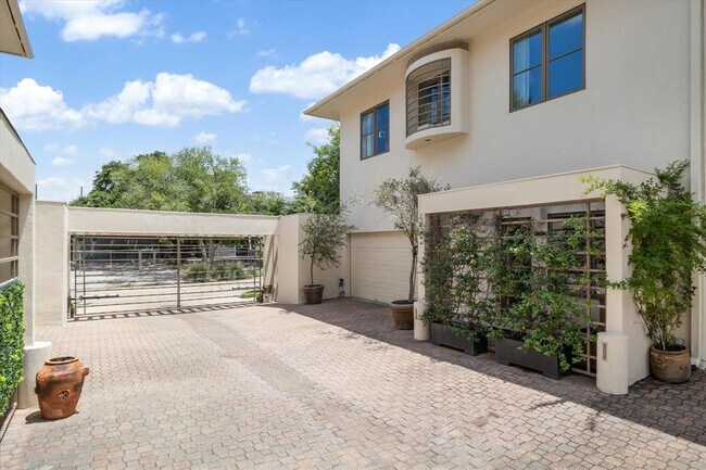 Foto del edificio - 3251 Sul Ross St