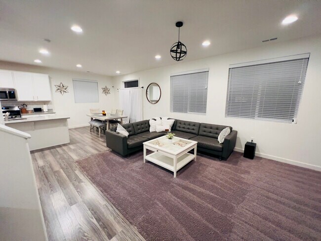 Foto del edificio - 1716 W Parkview Dr