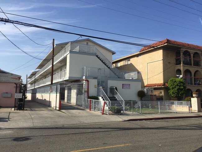 Yukon Apartments Hawthorne Ca Yukon Apartments Hawthorne Ca