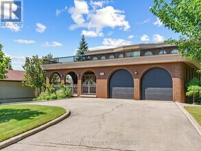 Building Photo - 370 Maple Leaf Dr