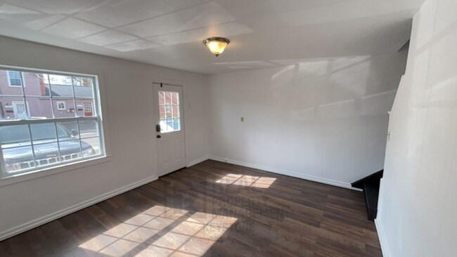 Building Photo - Recently renovated 3 Bedroom in Moon Towns...