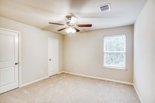 Foto del edificio - 8214 Sunberry Shadow Dr