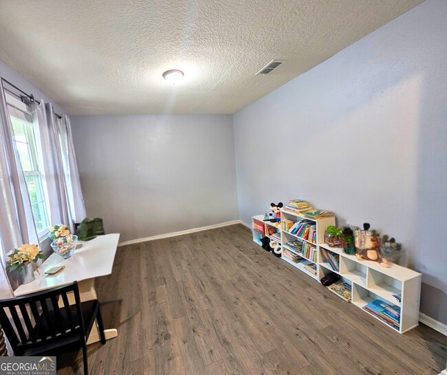 Building Photo - 215 Brooklet Cir