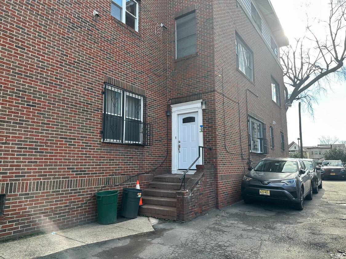 31 Glenwood Ave Unit 2, Jersey City, NJ 07306 Apartments in Jersey