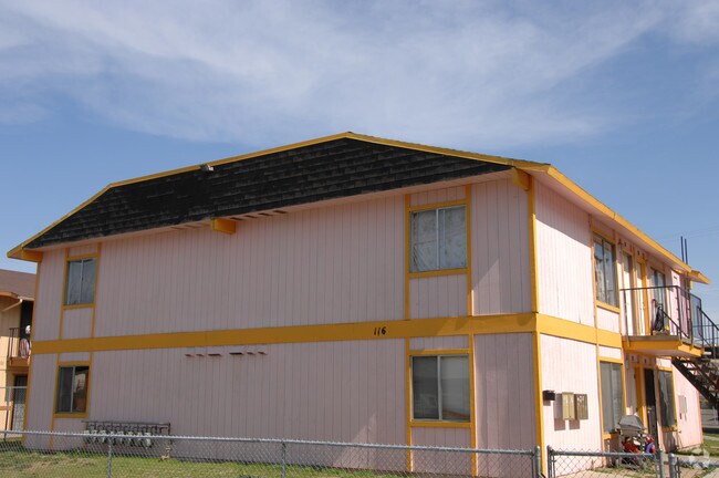 Building Photo - 116 N Yosemite Ave