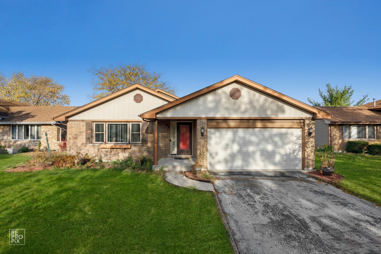 4952 Arquilla Dr, Richton Park, IL 60471 House Rental in Richton Park