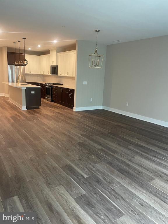 Building Photo - 2106 Donatello Dr