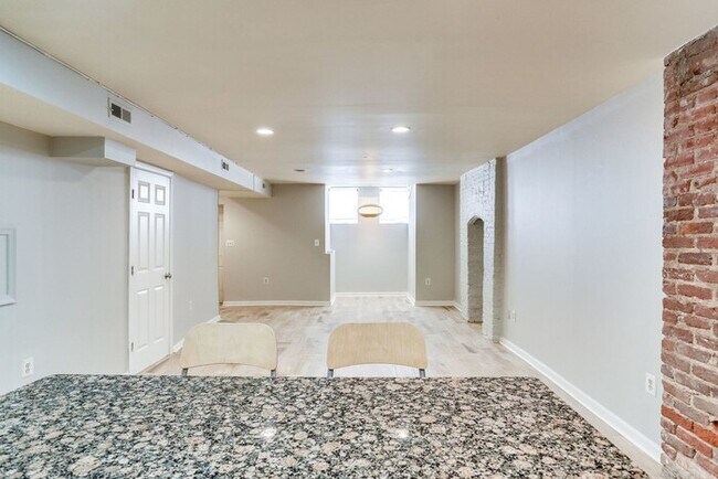 Foto del edificio - 3143 N St NW