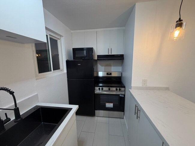 Foto del edificio - 195 Madrona St