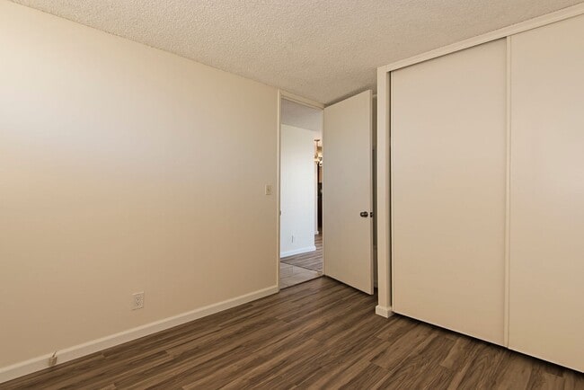 Building Photo - 2121 Ala Wai Blvd