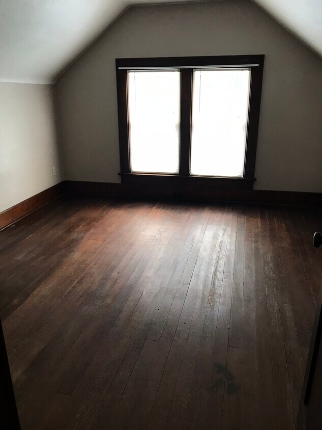 Bedroom - 618 7th St