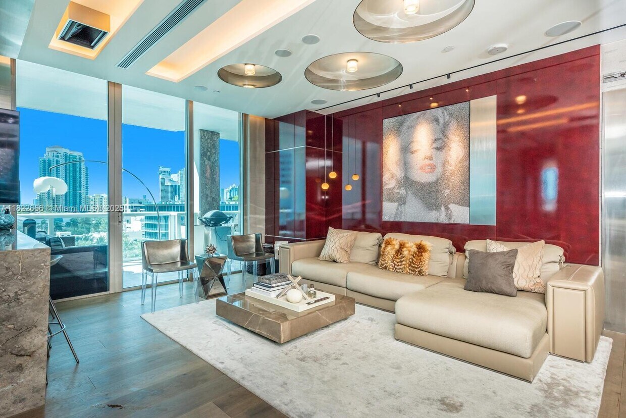 Foto principal - 50 South Pointe Dr