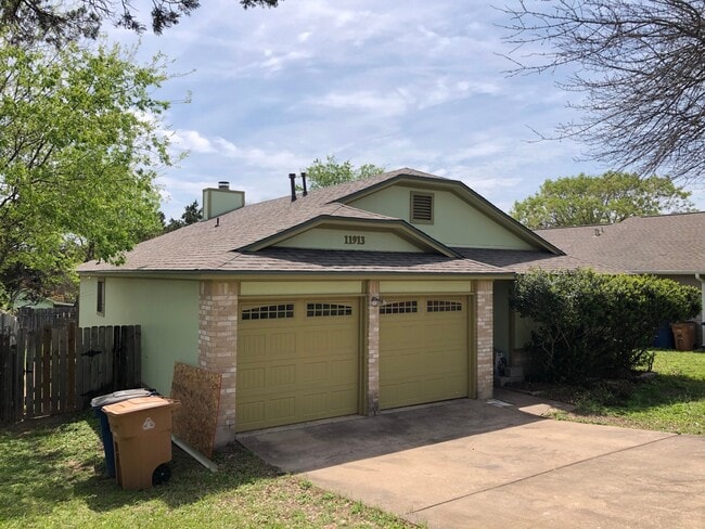 11913 Rosethorn Dr