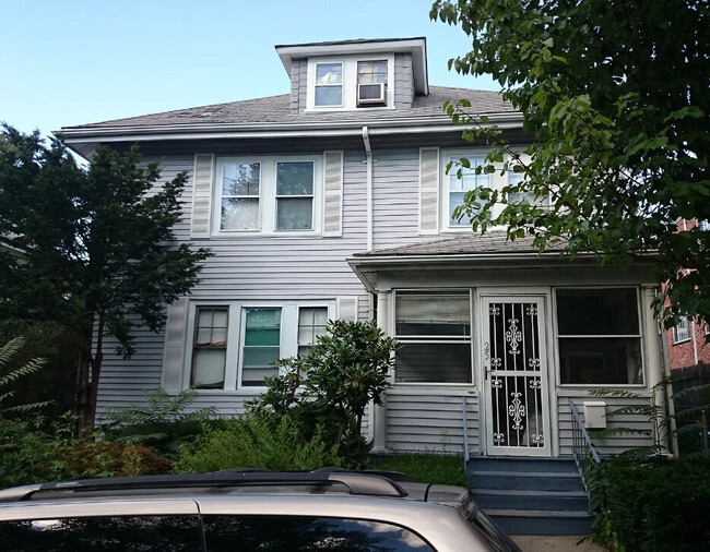 Building Photo - 25 Embassy Rd