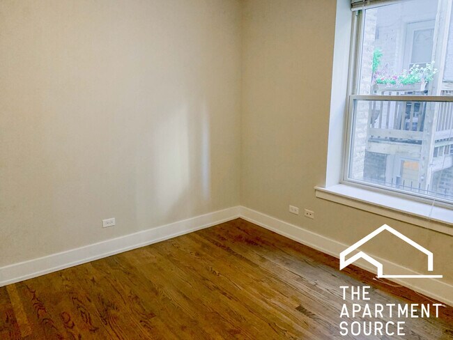 Foto del edificio - 5054 N Winchester Ave