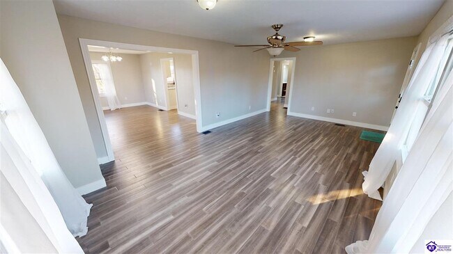 Foto del edificio - 818 Otter Creek Rd