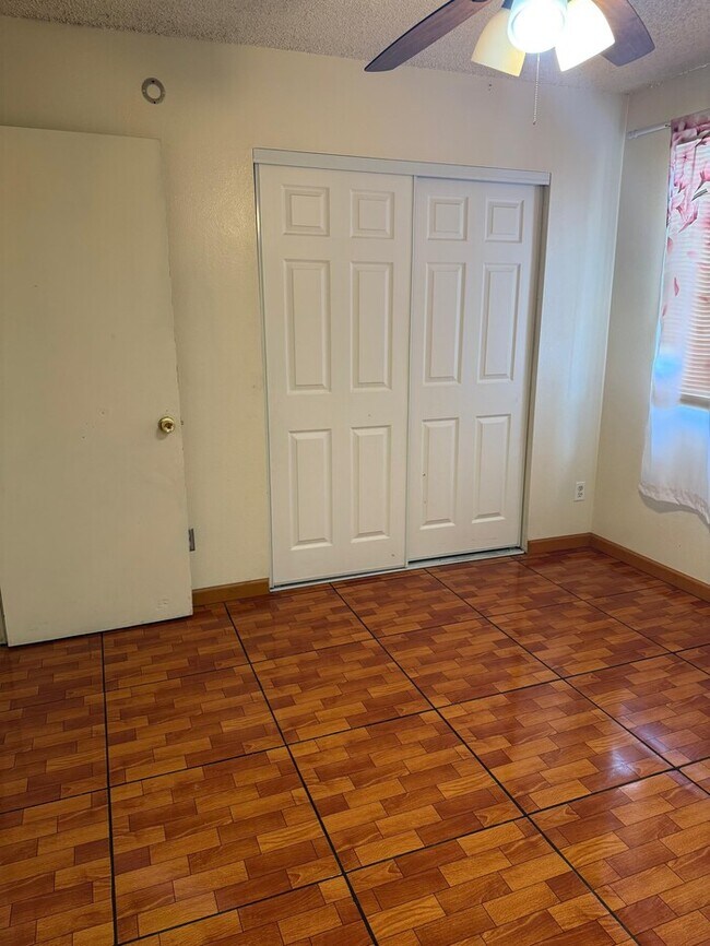 Building Photo - Centrally Located In Phoenix