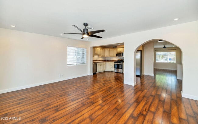 Foto del edificio - 2501 E Highland Ave