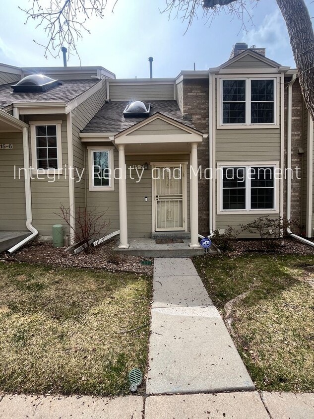 Photo - 2 Bed/3 Bath, 1510 Sqft - 1818 S Quebec Way Unit B15-7