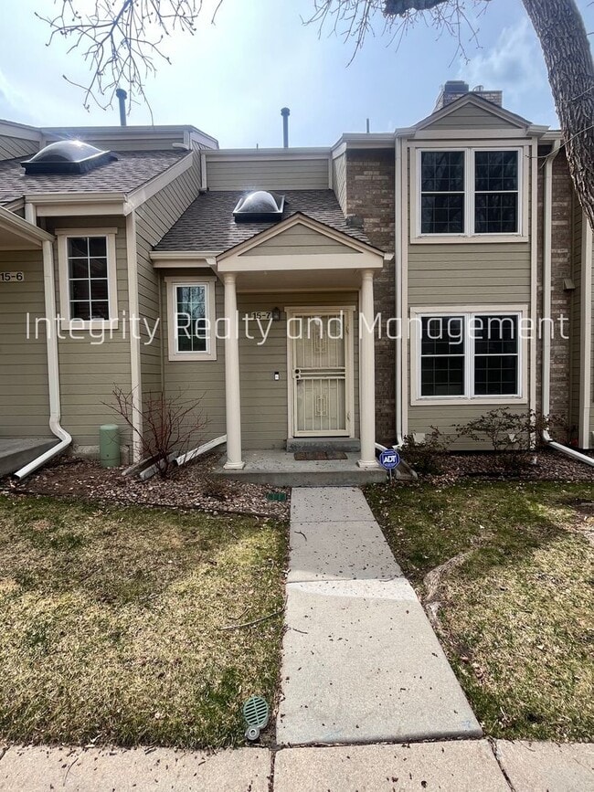 Building Photo - 1818 S Quebec Way